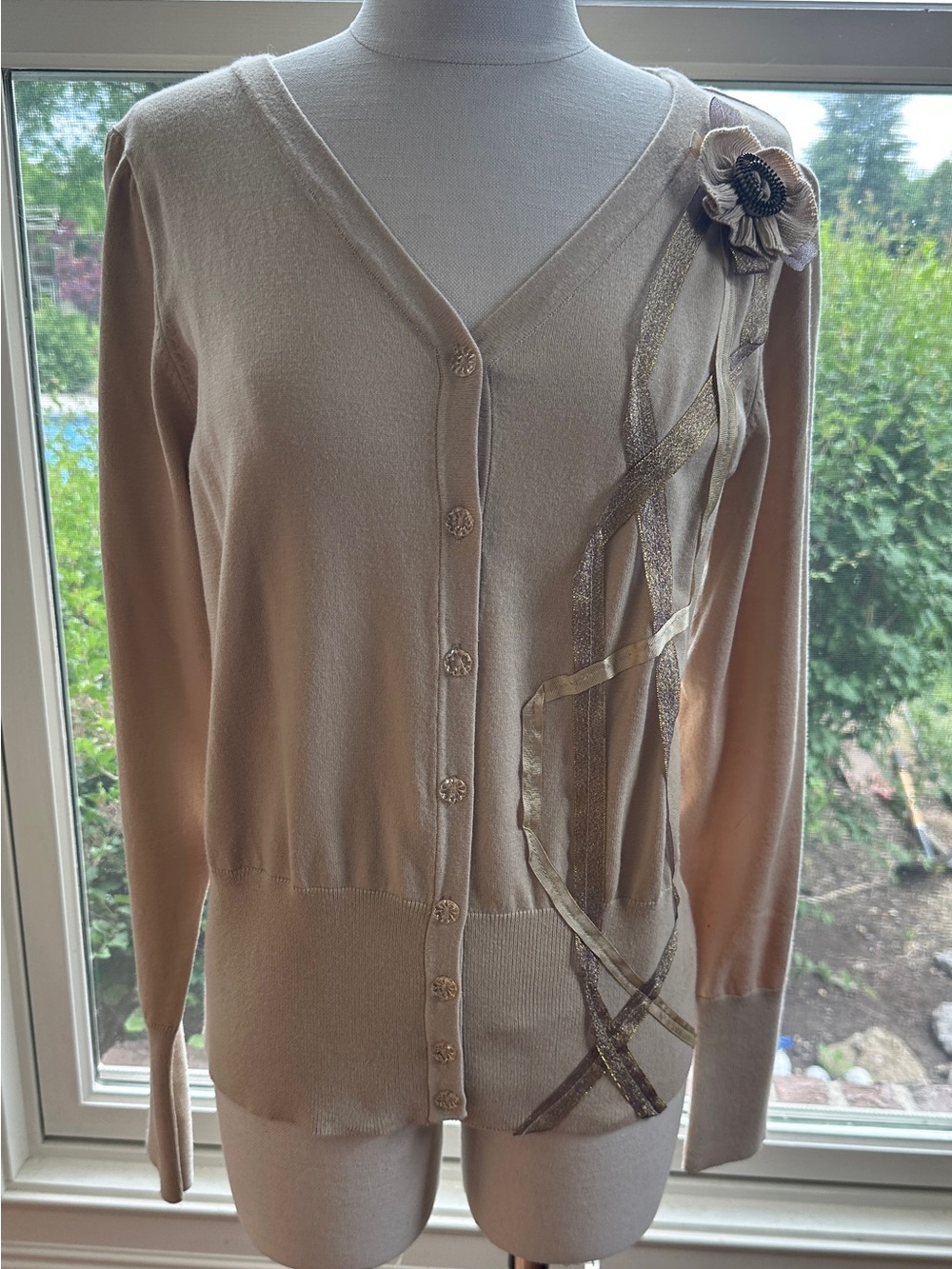 NEW Simply Chloe Dao Sweater‎